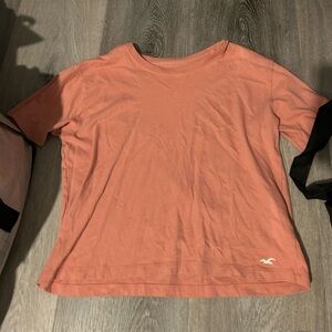 Hollister pink t-shirt